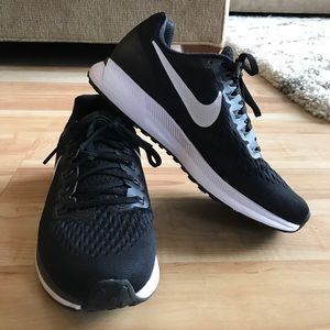 Like New NIKE Women's Pegasus 34